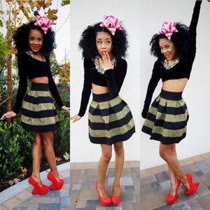 🔴SOLD🔴 Xhilaration Black and Gold Pleated Skirt